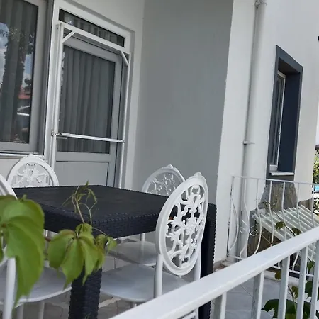 Bizim Kelebek Φετιγιέ