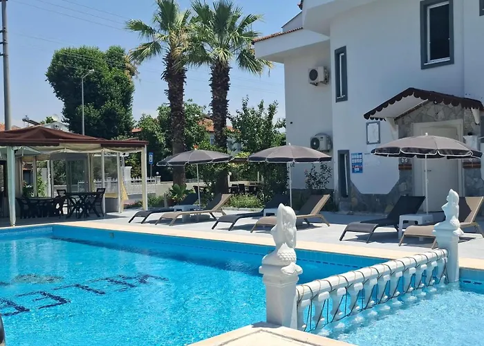 Bizim Kelebek فتحية